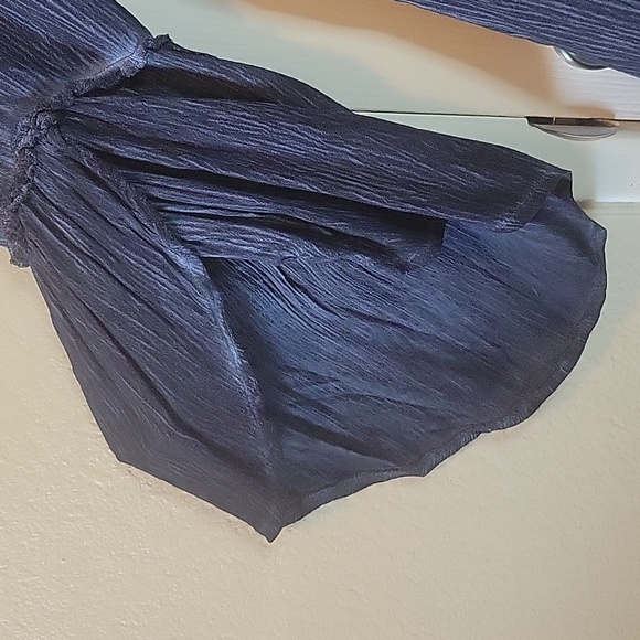 One World Navy Blue Boho Top size Small Bell Sleeves - Picture 3 of 7